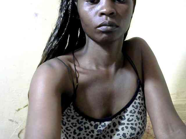 PrettyAlianah webcam