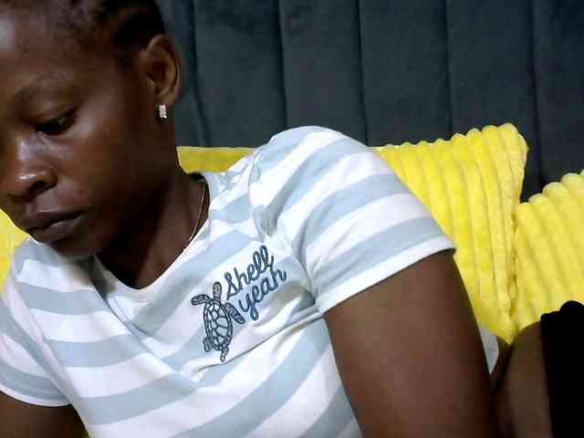 PrettyAlianah webcam