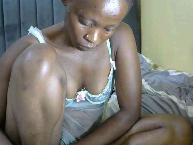 PrettyAlianah webcam