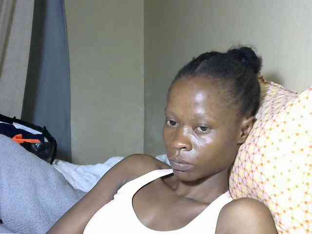 PrettyAlianah webcam