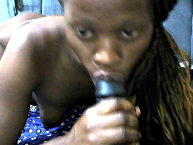 PrettyAlianah webcam
