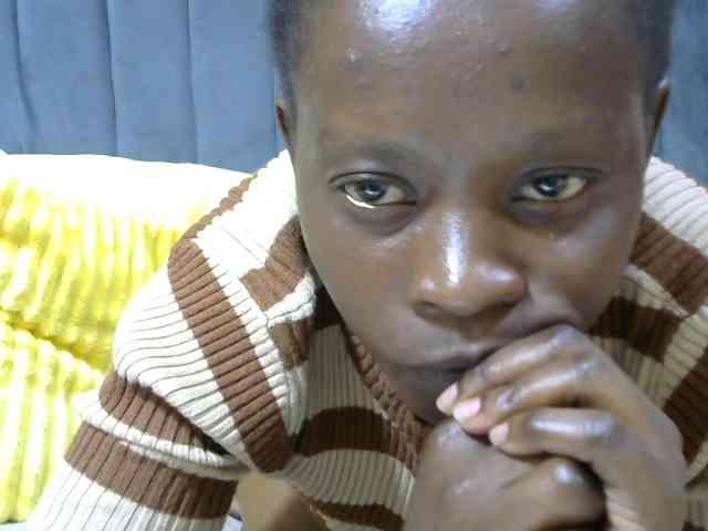 PrettyAlianah webcam