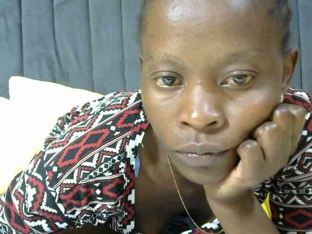 PrettyAlianah webcam