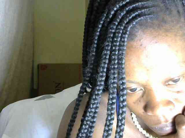 PrettyAlianah webcam