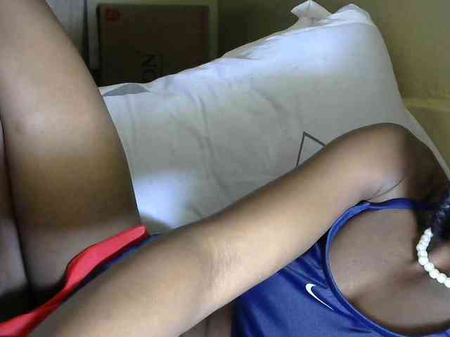 PrettyAlianah webcam
