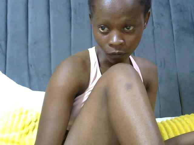 PrettyAlianah webcam