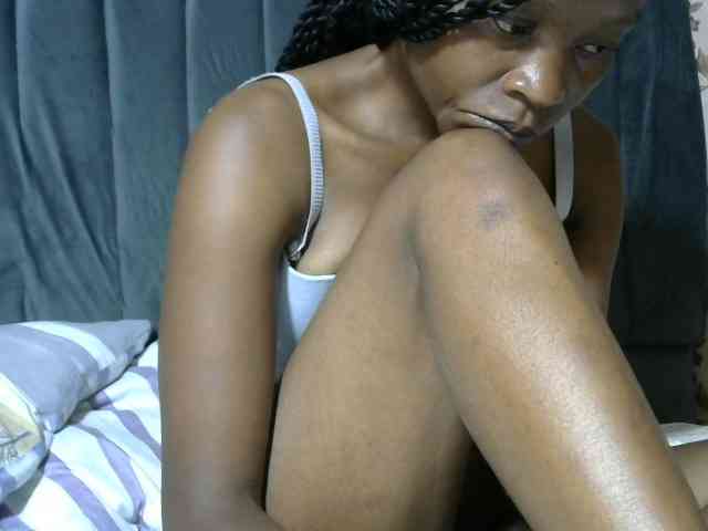 PrettyAlianah webcam