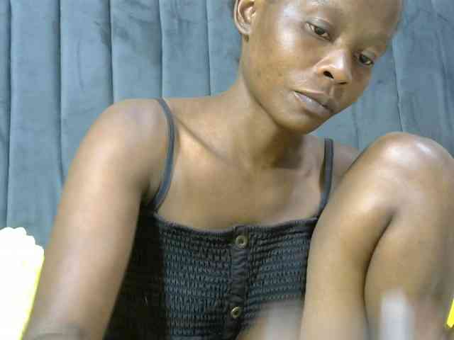 PrettyAlianah webcam