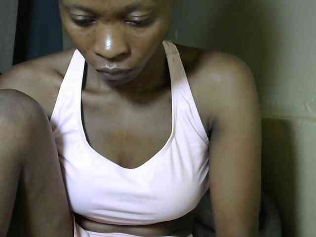 PrettyAlianah webcam