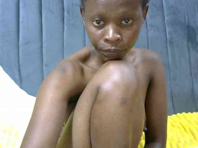 PrettyAlianah webcam