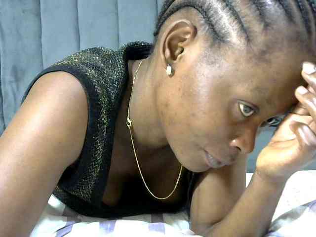 PrettyAlianah webcam