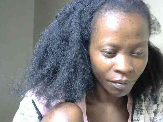 PrettyAlianah webcam
