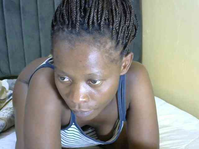 PrettyAlianah webcam