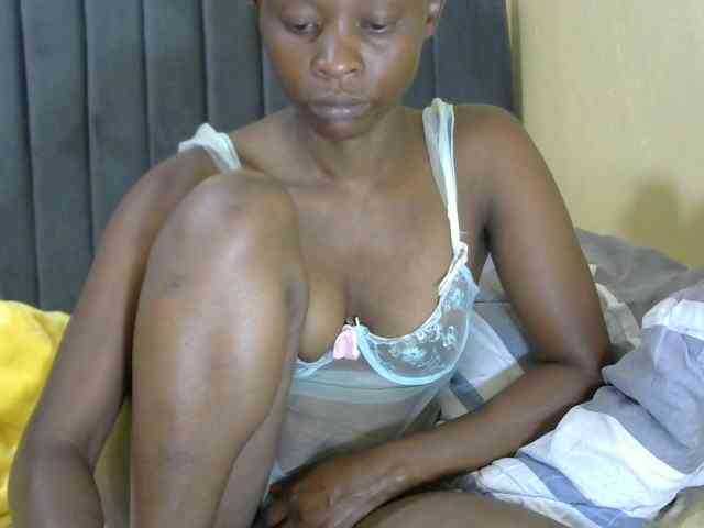 PrettyAlianah webcam