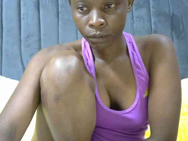 PrettyAlianah webcam