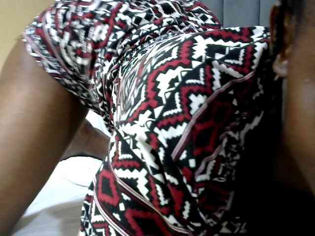 PrettyAlianah webcam