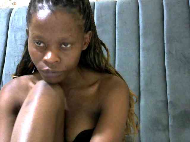 PrettyAlianah webcam