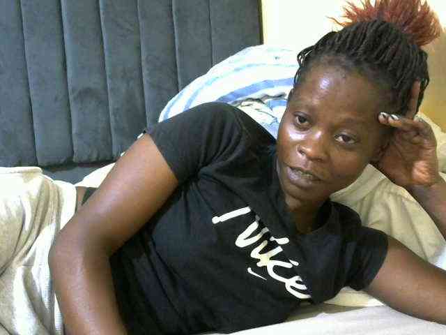 PrettyAlianah webcam