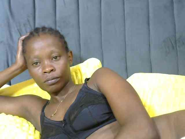 PrettyAlianah webcam