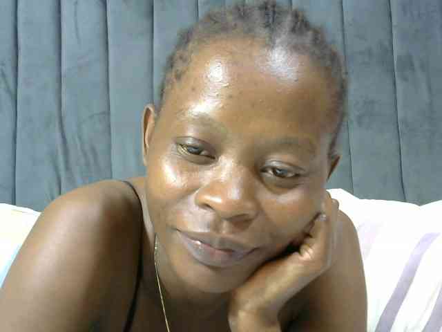 PrettyAlianah webcam