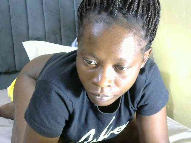 PrettyAlianah webcam