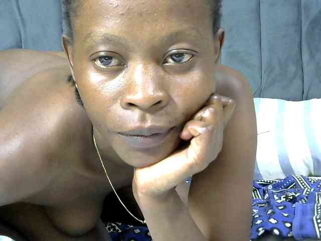 PrettyAlianah webcam