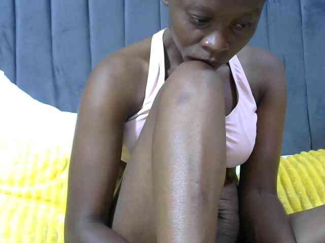 PrettyAlianah webcam