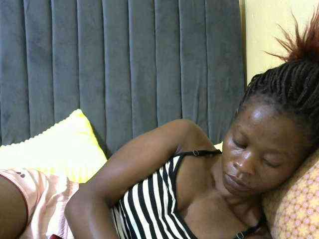 PrettyAlianah webcam