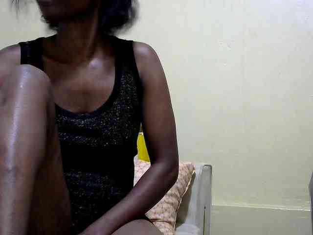 PrettyAlianah webcam