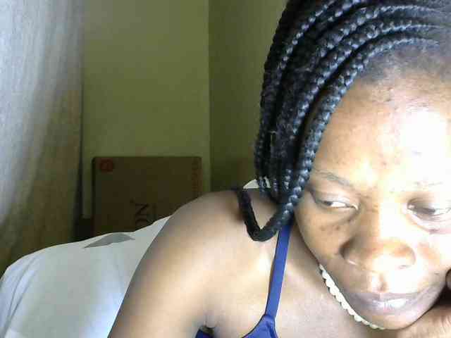 PrettyAlianah webcam