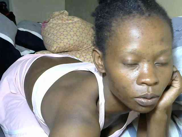 PrettyAlianah webcam