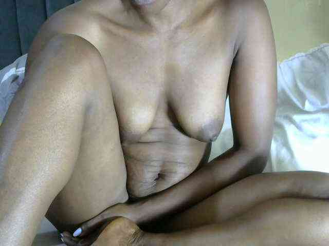 PrettyAlianah webcam