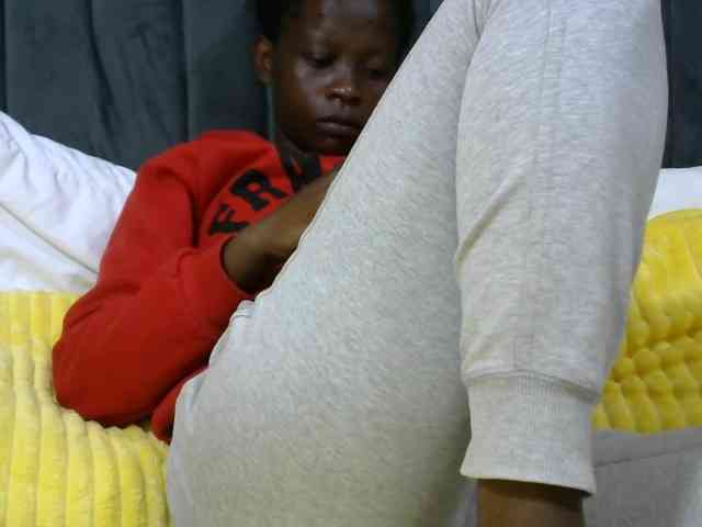 PrettyAlianah webcam