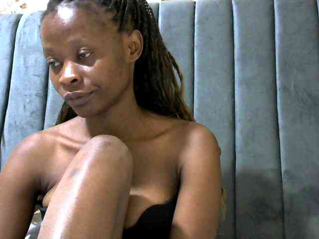 PrettyAlianah webcam