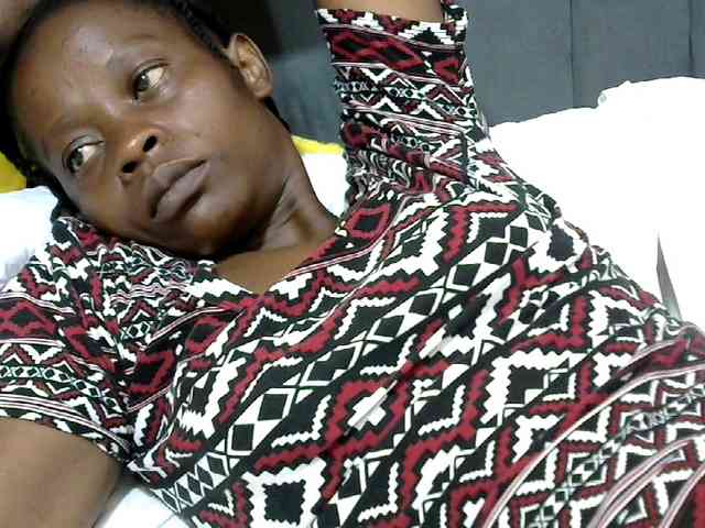 PrettyAlianah webcam