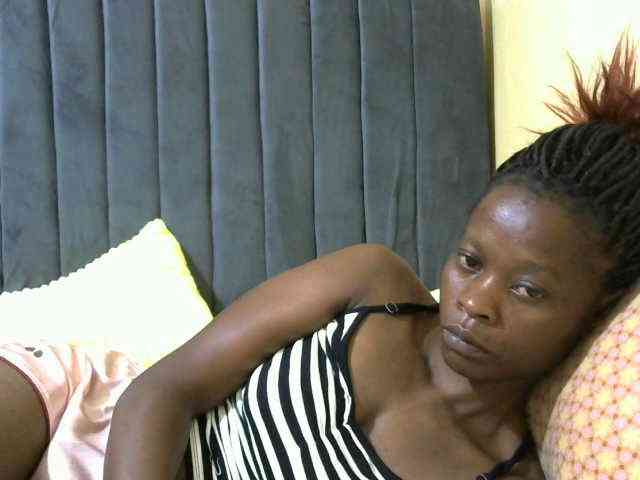 PrettyAlianah webcam