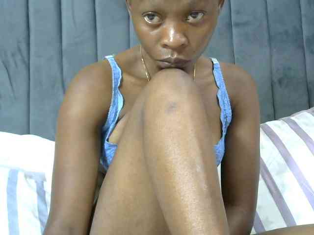 PrettyAlianah webcam