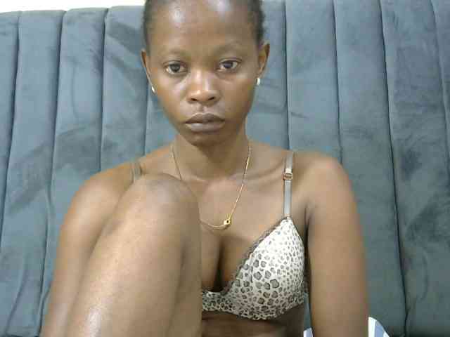 PrettyAlianah webcam