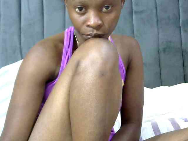 PrettyAlianah webcam