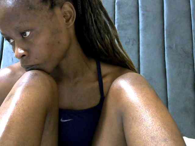 PrettyAlianah webcam