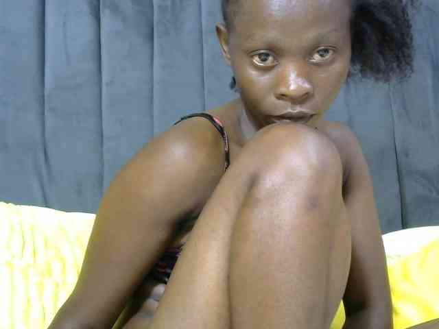 PrettyAlianah webcam