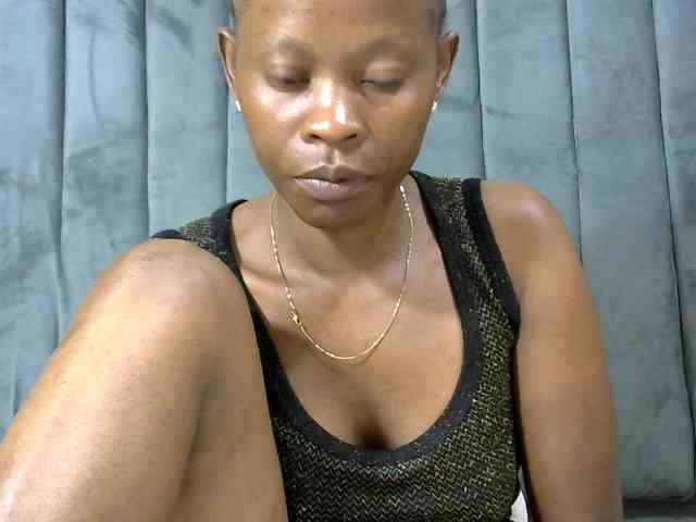 PrettyAlianah webcam