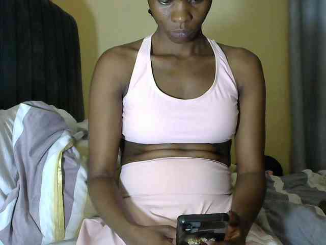 PrettyAlianah webcam