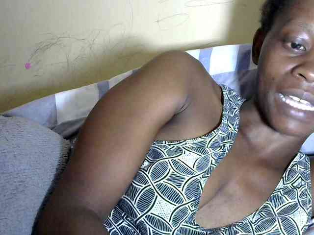 PrettyAlianah webcam