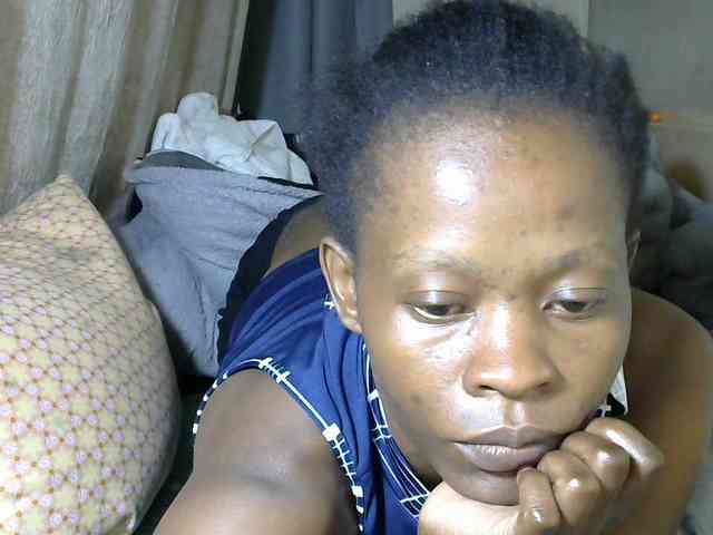 PrettyAlianah webcam