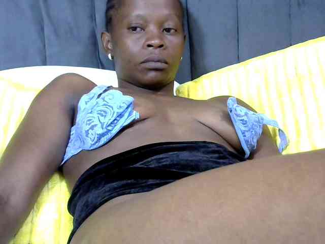 PrettyAlianah webcam