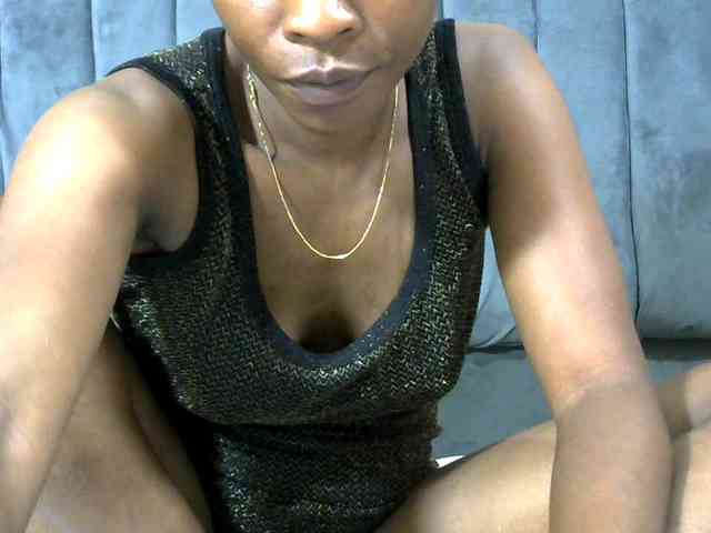 PrettyAlianah webcam