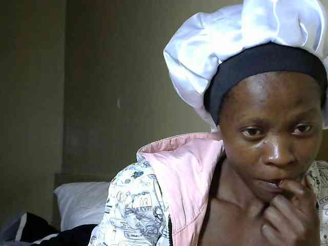 PrettyAlianah webcam