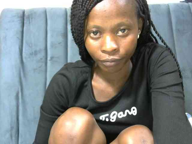 PrettyAlianah webcam