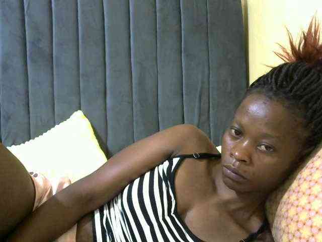 PrettyAlianah webcam